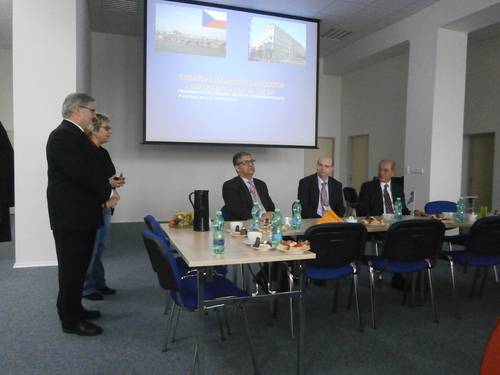Fotografie z návštěvy generálního ředitele Organizace pro zákaz chemických zbraní (GŘ OPCW) - pan Ahmet Üzümcü (vpravo)
